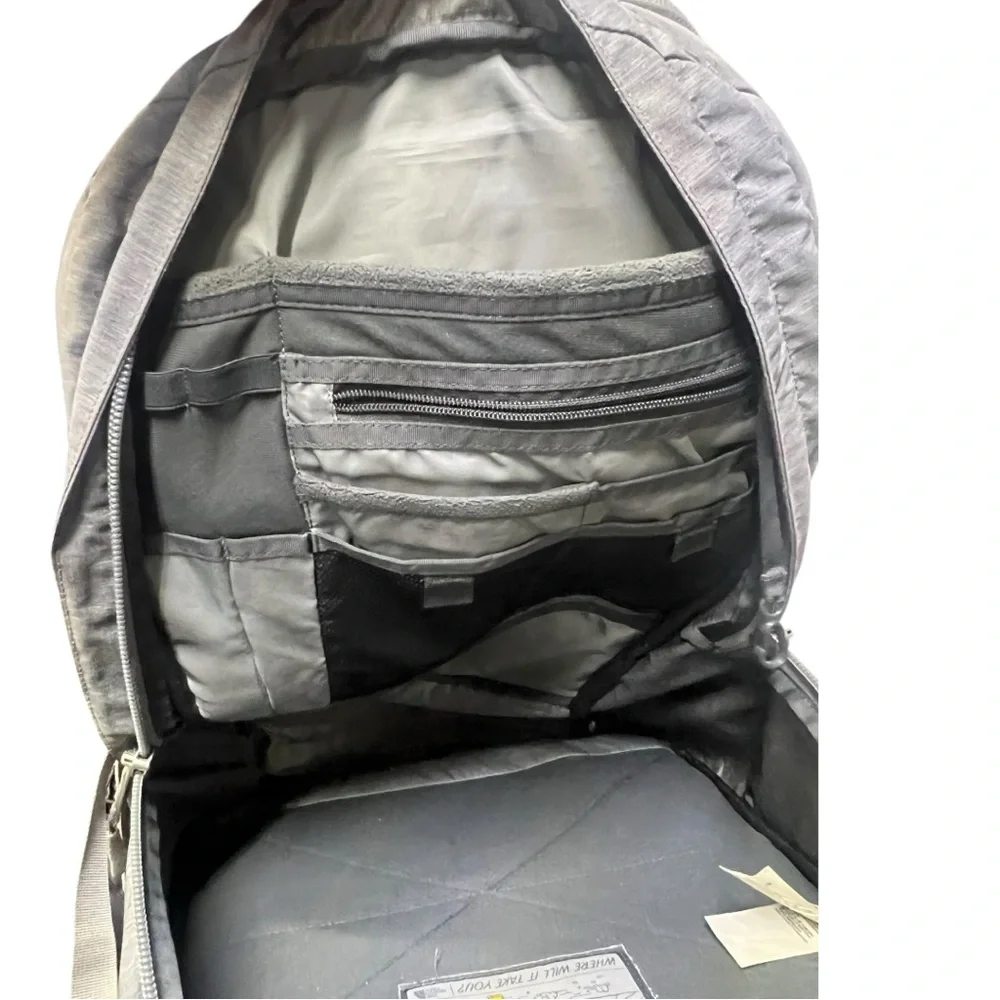 🎒 The North Face Gray “Mainntame” Backpack | Hiking Travel Daypack‎